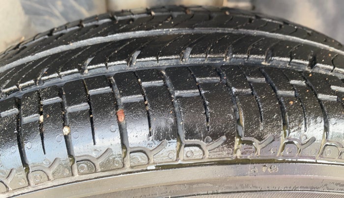 2017 Renault Kwid RXT 1.0, Petrol, Manual, 84,334 km, Right Front Tyre Tread