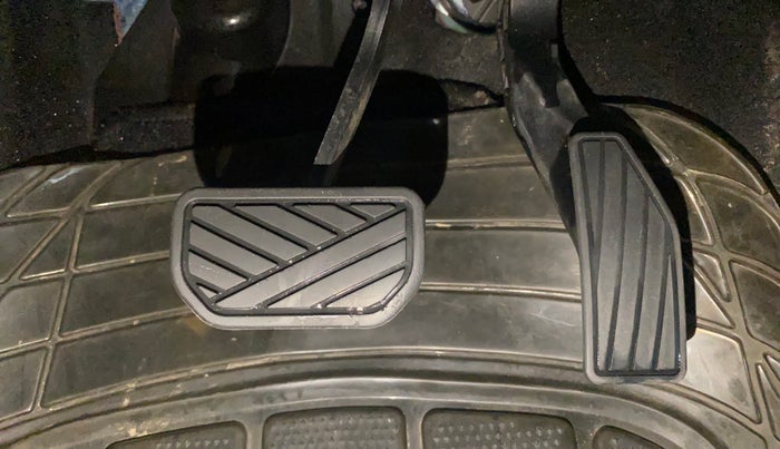 2017 Maruti IGNIS DELTA 1.2 AMT, Petrol, Automatic, 34,088 km, Pedals