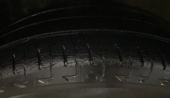 2017 Maruti IGNIS DELTA 1.2 AMT, Petrol, Automatic, 34,088 km, Left Front Tyre Tread