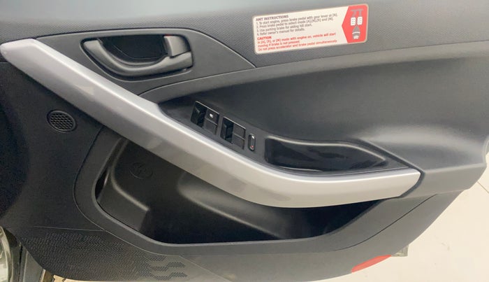 2021 Tata NEXON XMA PETROL, Petrol, Automatic, 28,382 km, Driver Side Door Panels Control