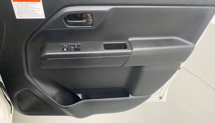 2019 Maruti New Wagon-R LXI CNG 1.0, CNG, Manual, 66,245 km, Driver Side Door Panels Control