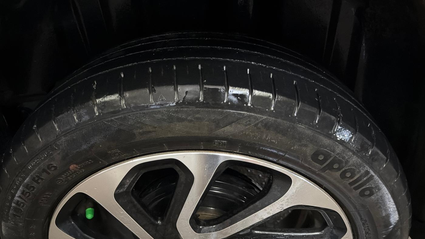 2022 Maruti Baleno ALPHA 1.2 AGS, Petrol, Automatic, 28,032 km, Left Rear Tyre Tread