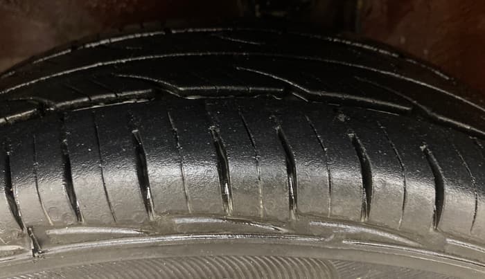 2017 Maruti Alto 800 VXI, Petrol, Manual, 37,530 km, Left Front Tyre Tread