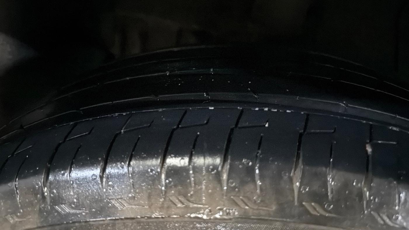 2021 Tata NEXON XZA PLUS SUNROOF PETROL, Petrol, Automatic, 73,686 km, Right Rear Tyre Tread