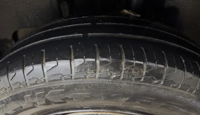 2021 Maruti Swift VXI, Petrol, Manual, 28,983 km, Left Rear Tyre Tread
