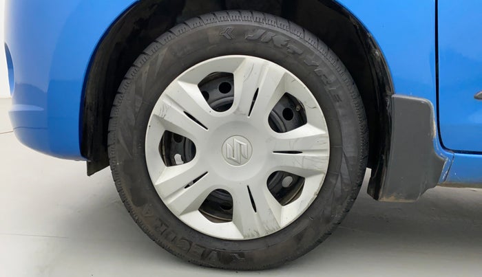 2015 Maruti Celerio VXI CNG D, CNG, Manual, 61,421 km, Left Front Wheel