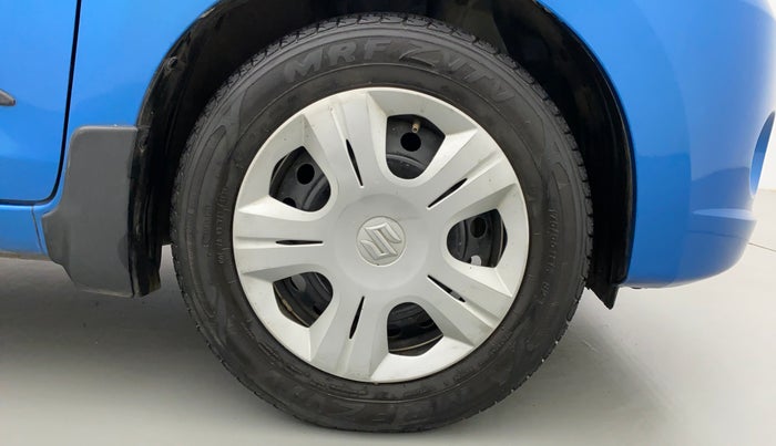 2015 Maruti Celerio VXI CNG D, CNG, Manual, 61,421 km, Right Front Wheel