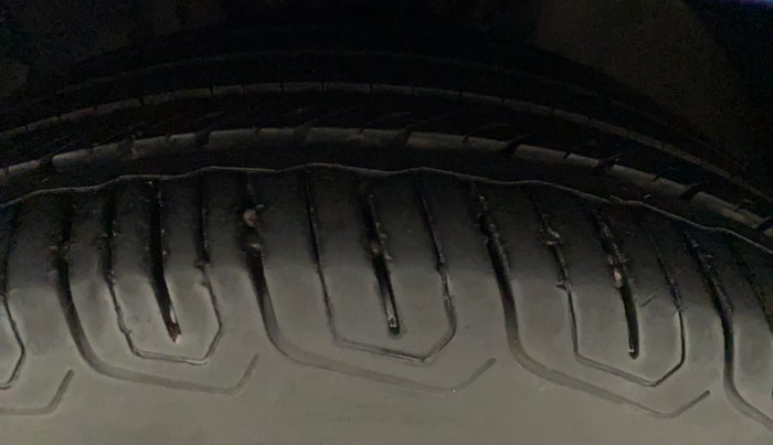 2018 Volkswagen Ameo HIGHLINE PLUS 1.5L AT 16 ALLOY, Diesel, Automatic, 85,697 km, Left Front Tyre Tread