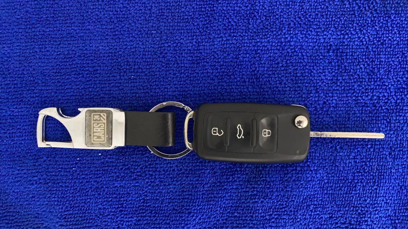 2018 Volkswagen Ameo HIGHLINE PLUS 1.5L AT 16 ALLOY, Diesel, Automatic, 85,697 km, Key Close Up