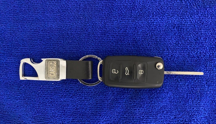 2018 Volkswagen Ameo HIGHLINE PLUS 1.5L AT 16 ALLOY, Diesel, Automatic, 85,697 km, Key Close Up