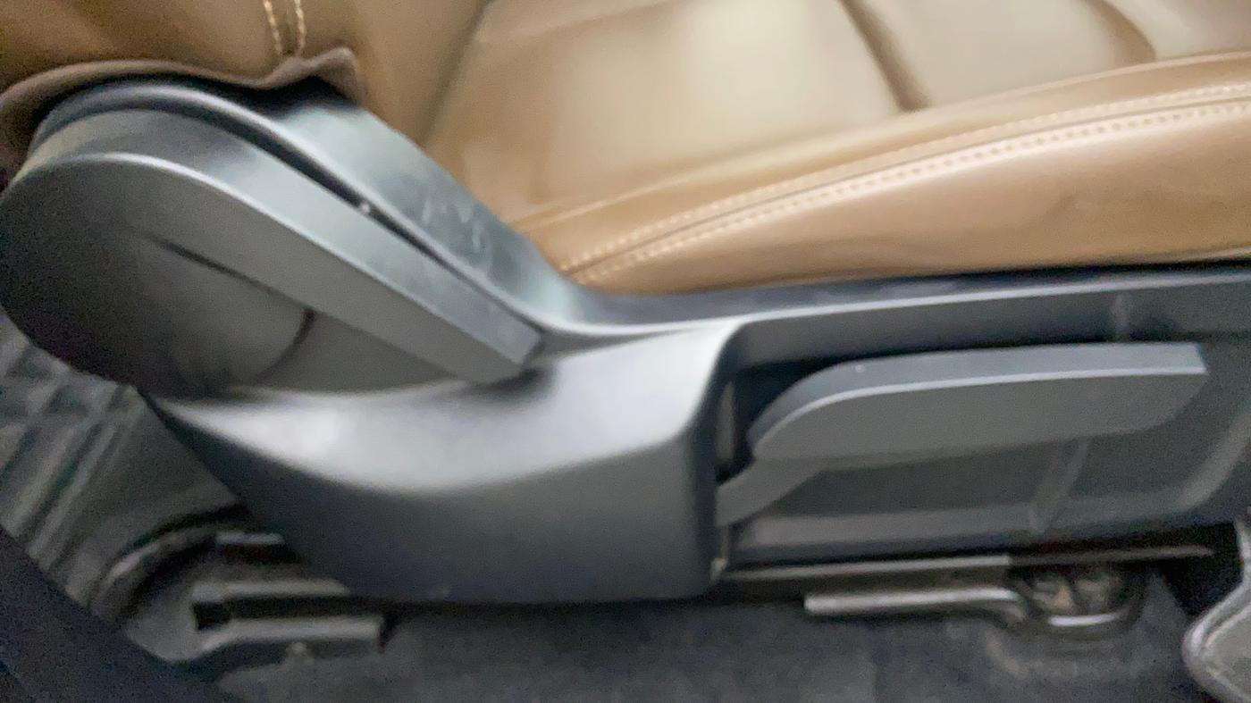 2019 Tata Harrier XZ 2.0L DUAL TONE, Diesel, Manual, 65,221 km, Driver Side Adjustment Panel
