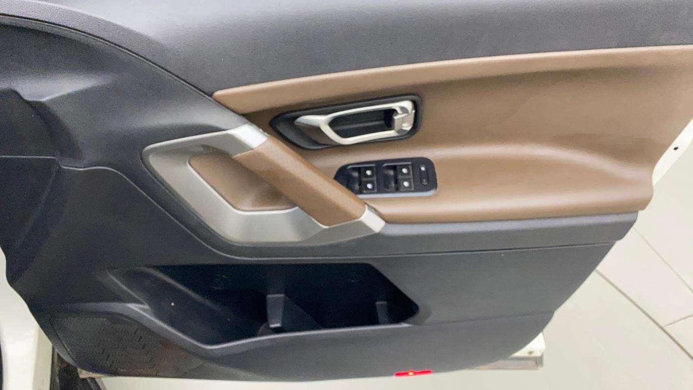 2019 Tata Harrier XZ 2.0L DUAL TONE, Diesel, Manual, 65,221 km, Driver Side Door Panels Control