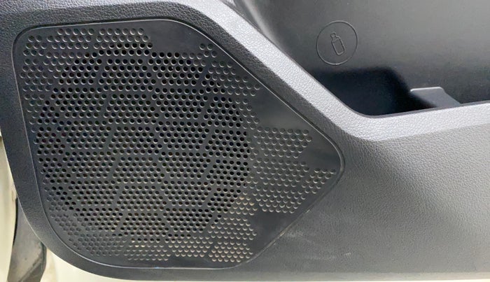 2019 Tata Harrier XZ 2.0L DUAL TONE, Diesel, Manual, 65,221 km, Speaker