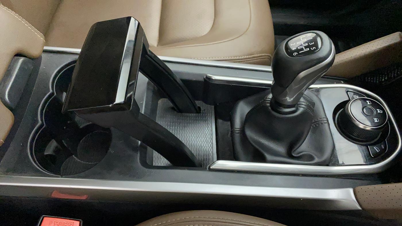 2019 Tata Harrier XZ 2.0L DUAL TONE, Diesel, Manual, 65,221 km, Gear Lever
