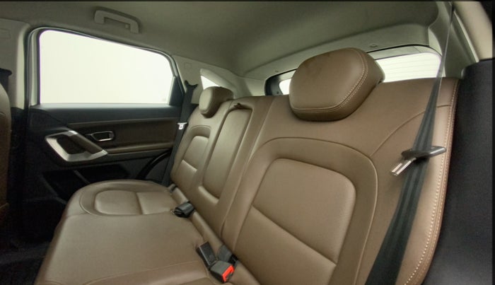 2019 Tata Harrier XZ 2.0L DUAL TONE, Diesel, Manual, 65,221 km, Right Side Rear Door Cabin