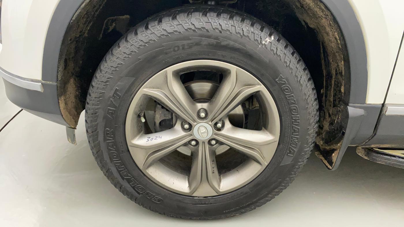 2019 Tata Harrier XZ 2.0L DUAL TONE, Diesel, Manual, 65,221 km, Left Front Wheel