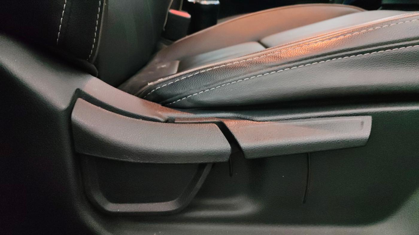 2021 Hyundai NEW I20 ASTA (O) 1.0 TURBO GDI DCT, CNG, Automatic, 48,190 km, Driver Side Adjustment Panel