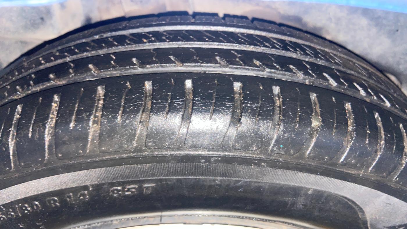 2019 Maruti Dzire VXI, Petrol, Manual, 35,325 km, Right Rear Tyre Tread