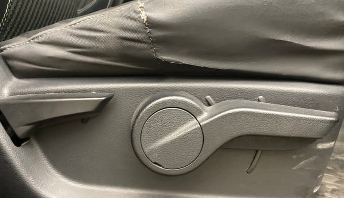2021 Mahindra Thar LX D AT 4WD HT, Diesel, Automatic, 96,736 km, Driver Side Adjustment Panel