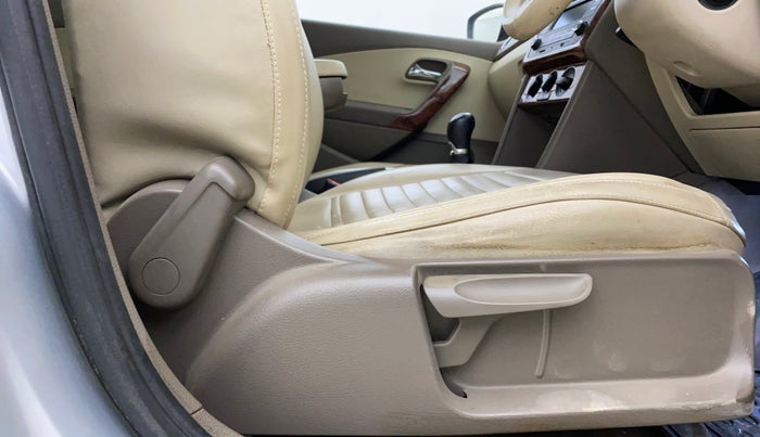 2015 Skoda Rapid AMBITION 1.6 MPI MT, Petrol, Manual, 86,889 km, Driver Side Adjustment Panel