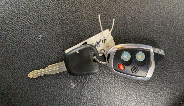 2019 Maruti Swift LXI, Petrol, Manual, 57,741 km, Key Close Up