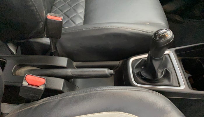 2019 Maruti Swift LXI, Petrol, Manual, 57,741 km, Gear Lever