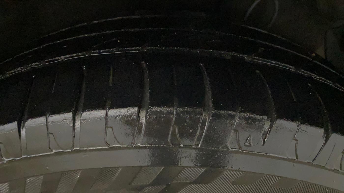 2014 Hyundai i20 SPORTZ 1.2, CNG, Manual, 63,655 km, Right Front Tyre Tread