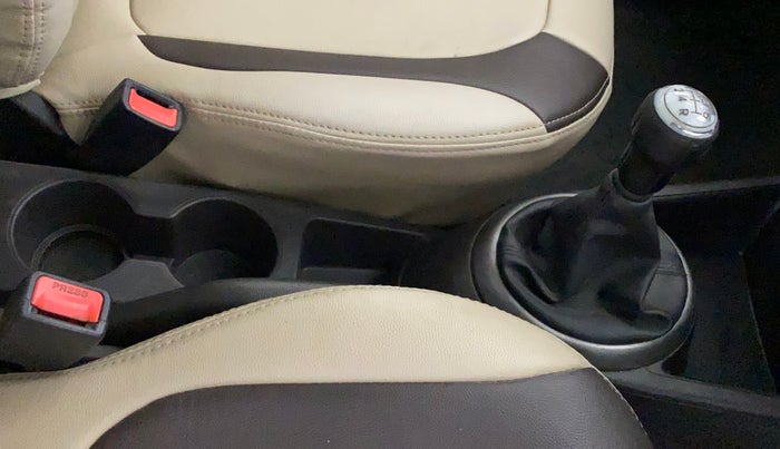 2014 Hyundai i20 SPORTZ 1.2, CNG, Manual, 63,655 km, Gear Lever