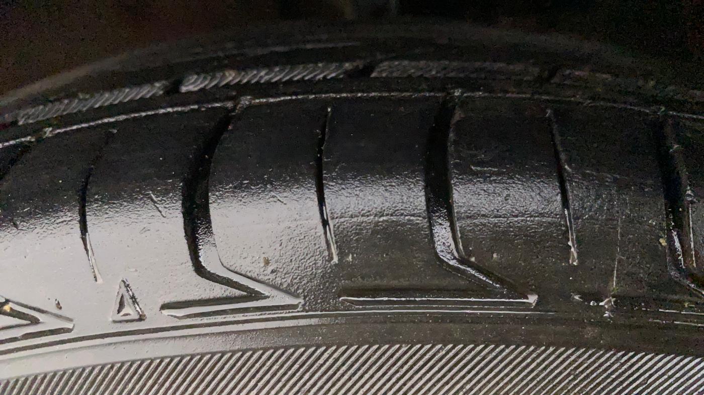 2011 Hyundai i10 MAGNA 1.2, Petrol, Manual, 92,976 km, Left Front Tyre Tread