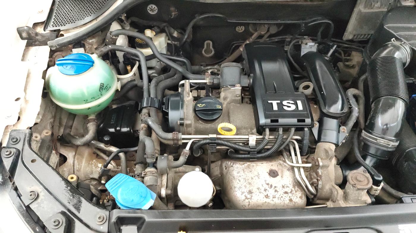 2015 Volkswagen Vento HIGHLINE PETROL AT, Petrol, Automatic, 60,126 km, Engine View - Right