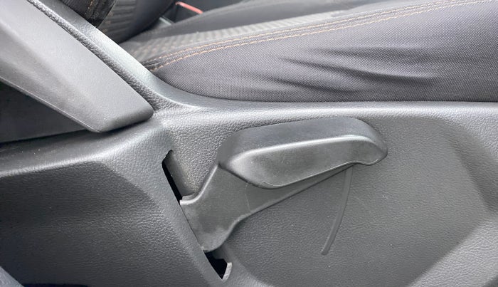 2019 Ford FREESTYLE TITANIUM 1.2 TI-VCT MT, Petrol, Manual, 13,376 km, Driver Side Adjustment Panel