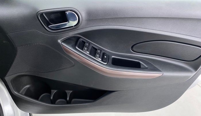 2019 Ford FREESTYLE TITANIUM 1.2 TI-VCT MT, Petrol, Manual, 13,376 km, Driver Side Door Panels Control