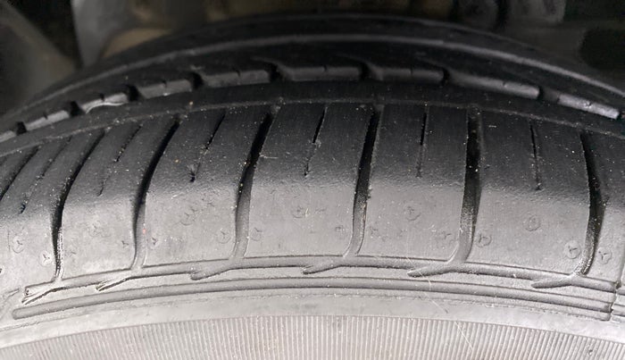 2019 Ford FREESTYLE TITANIUM 1.2 TI-VCT MT, Petrol, Manual, 13,376 km, Left Front Tyre Tread