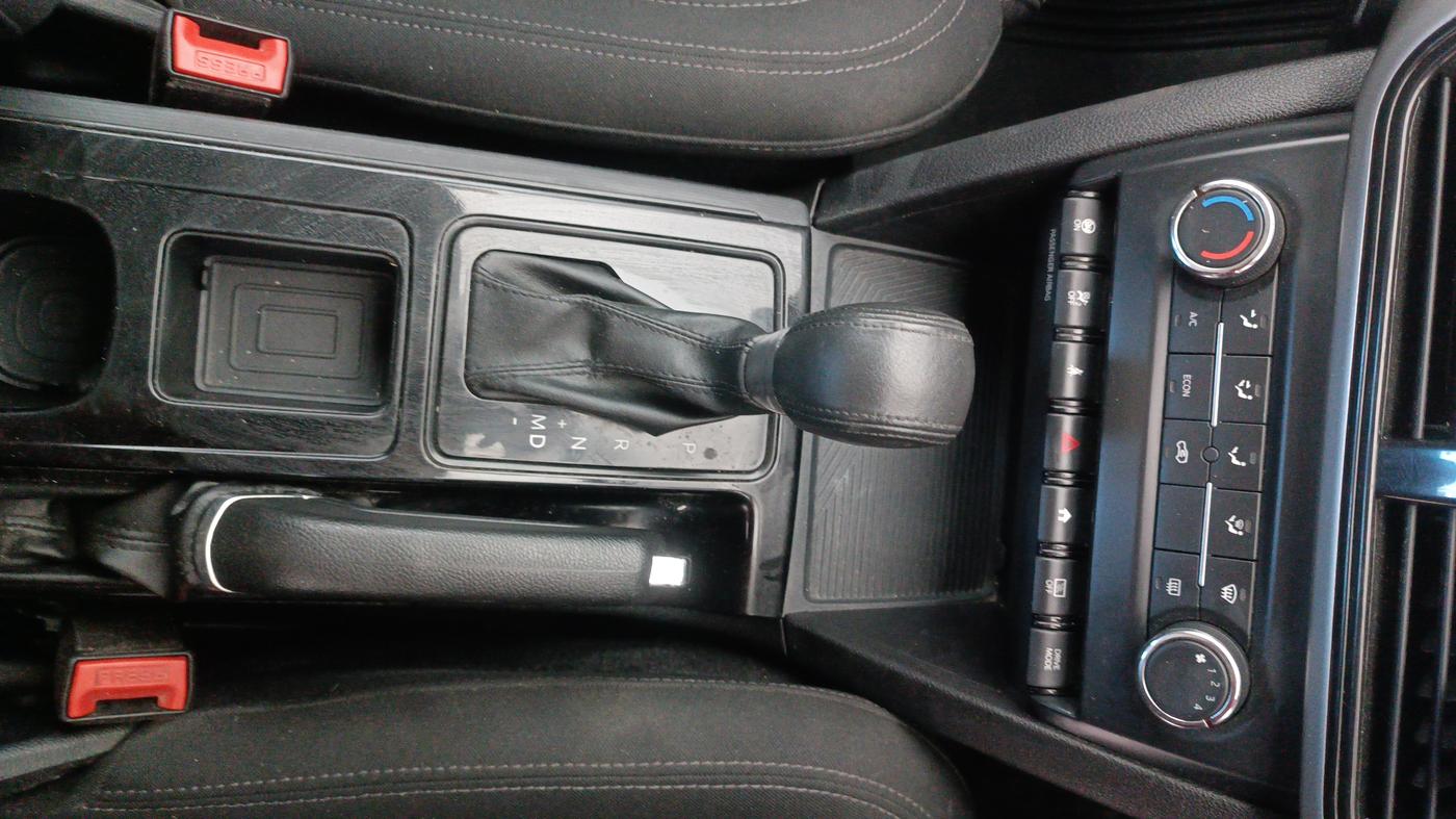 2022 Mahindra XUV700 AX 5 D AT 5 STR, Diesel, Automatic, 81,727 km, Gear Lever