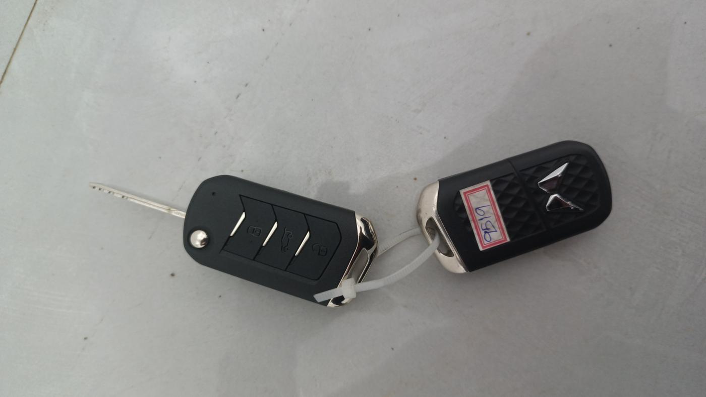2022 Mahindra XUV700 AX 5 D AT 5 STR, Diesel, Automatic, 81,727 km, Key Close Up