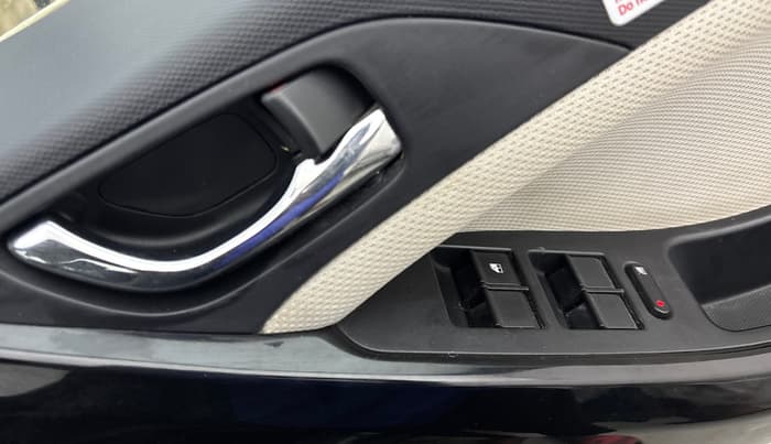 2021 Tata NEXON XZA PLUS DIESEL, Diesel, Automatic, 54,661 km, Driver Side Door Panels Control