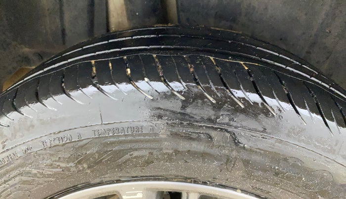 2019 Maruti Ertiga ZXI AT SHVS, Petrol, Automatic, 86,151 km, Right Rear Tyre Tread