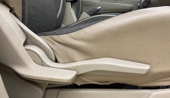 2019 Maruti Ertiga ZXI AT SHVS, Petrol, Automatic, 86,151 km, Driver Side Adjustment Panel