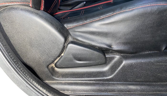 2021 Renault Kwid RXL 1.0, Petrol, Manual, 82,130 km, Driver Side Adjustment Panel