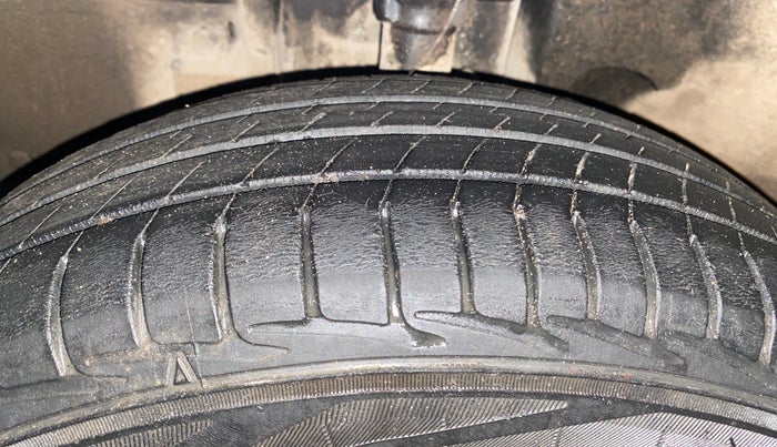 2021 Renault Kwid RXL 1.0, Petrol, Manual, 82,130 km, Left Front Tyre Tread