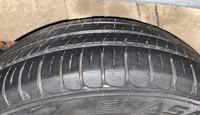 2021 Renault Kwid RXL 1.0, Petrol, Manual, 82,130 km, Right Rear Tyre Tread