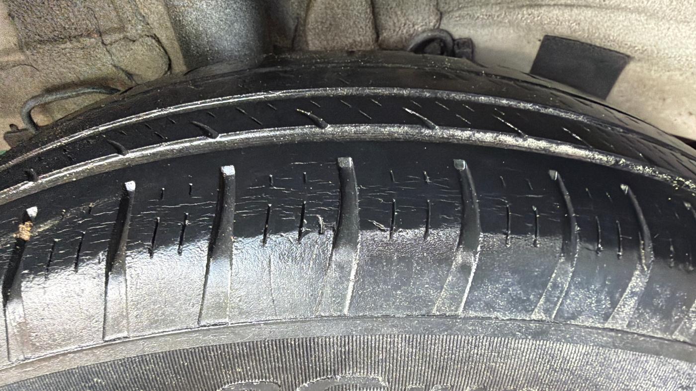 2015 Hyundai Elite i20 MAGNA 1.2, CNG, Manual, 54,402 km, Right Rear Tyre Tread
