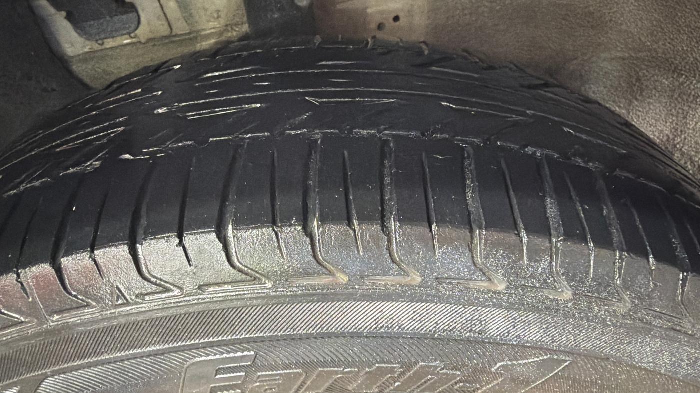 2015 Hyundai Elite i20 MAGNA 1.2, CNG, Manual, 54,402 km, Left Front Tyre Tread