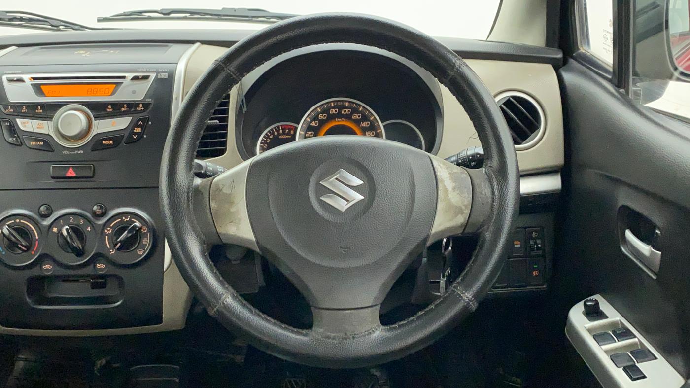 2015 Maruti Wagon R 1.0 VXI, Petrol, Manual, 55,386 km, Steering Wheel Close Up