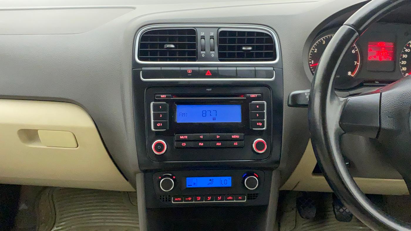 2011 Volkswagen Vento HIGHLINE PETROL, Petrol, Manual, 28,489 km, Air Conditioner