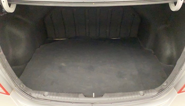 2012 Hyundai Verna FLUIDIC 1.6 VTVT SX, Petrol, Manual, 88,309 km, Boot Inside