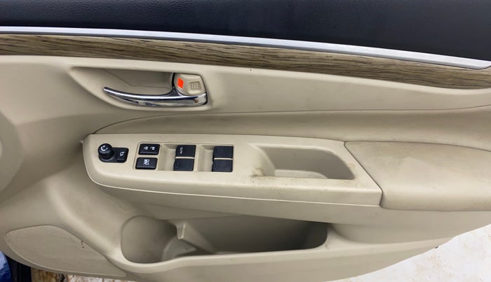 2022 Maruti Ciaz ALPHA 1.5 SHVS PETROL, Petrol, Manual, 39,289 km, Driver Side Door Panels Control