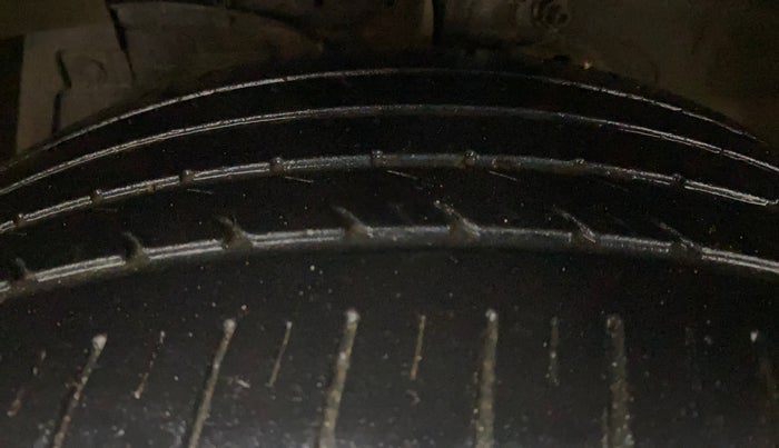 2022 Maruti Ciaz ALPHA 1.5 SHVS PETROL, Petrol, Manual, 39,289 km, Left Front Tyre Tread