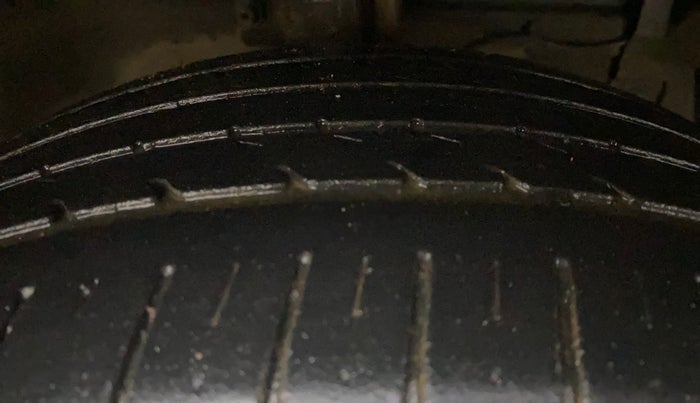 2022 Maruti Ciaz ALPHA 1.5 SHVS PETROL, Petrol, Manual, 39,289 km, Right Front Tyre Tread