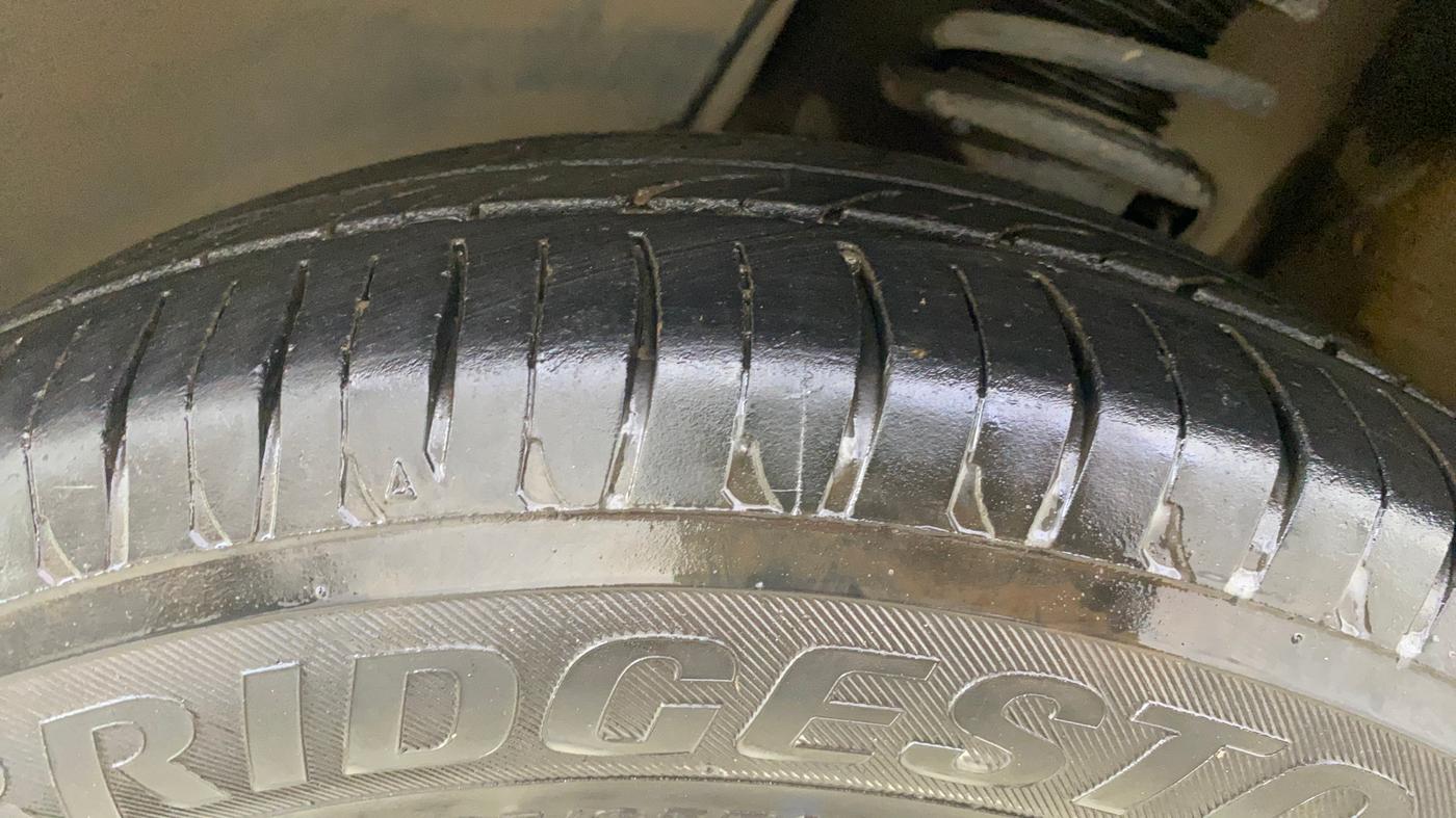 2018 Maruti IGNIS ZETA 1.2 AMT, CNG, Automatic, 73,471 km, Left Front Tyre Tread
